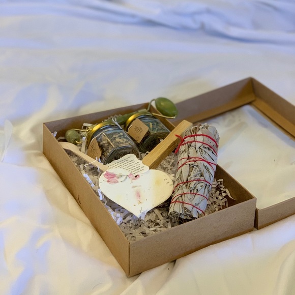 COMPLETE SPIRITUAL GIFT BOX (7+ Rituals) - Picture 2 of 4